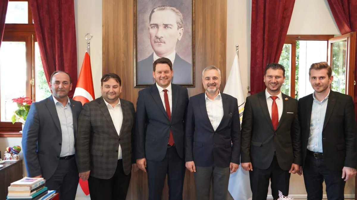 gokhansaricam's tweet photo. 📍 Pınarhisar Mazbata Töreni 

Yerel seçimlerde Pınarhisarlı hemşehrilerimizin tekrar oylarını alarak güven tazeleyen ve Trakya'nın en yüksek oy oranını alarak 5 yıl daha Pınarhisar'a hizmet edecek olan İhsan Talay Başkanımızın mazbata törenine katıldık. 

Hayırlı ve uğurlu olsun inşallah.