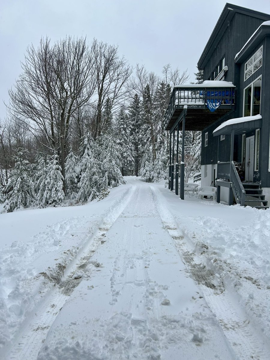 No plow? No problem! @RamTrucks #BuilttoServe @Visit_Vermont #winter