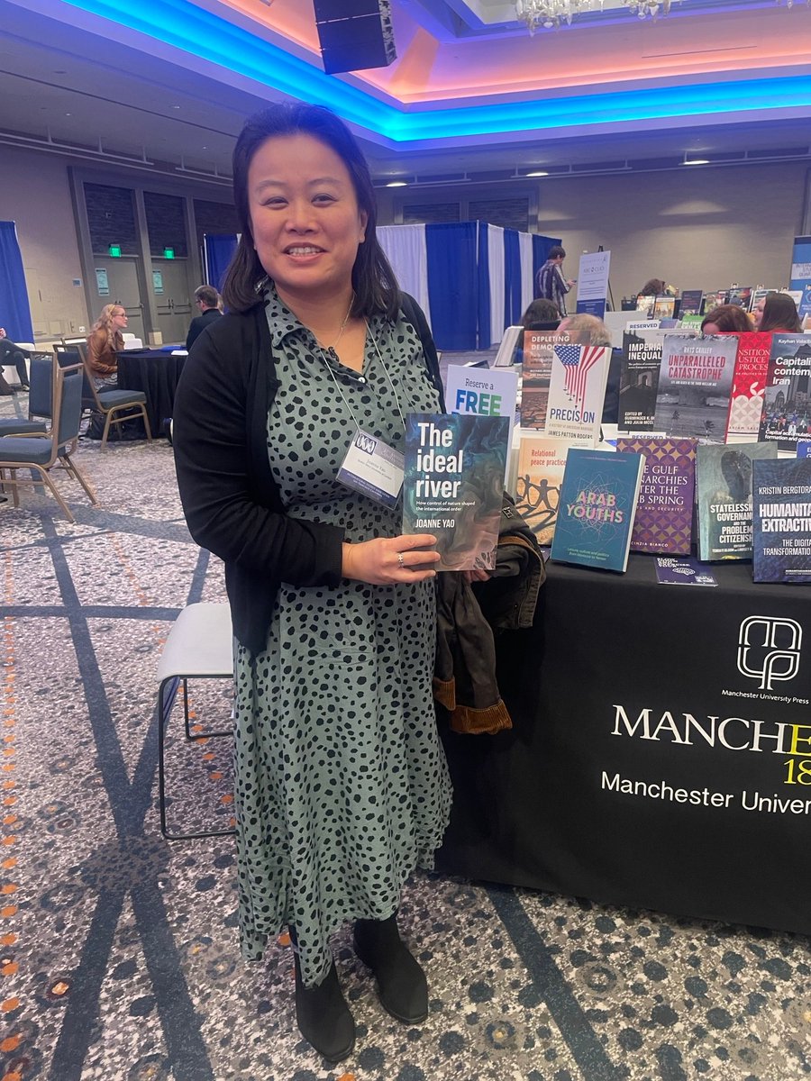 A worthy winner! @JoanneYao55 holds the new paperback edition of her multi-award winning 'The ideal river: How control of nature shaped the international order' Order with 30% off (use code ISA2024): tinyurl.com/4ujtbevp Winner: ISA 2024 Harold & Margaret Sprout Award #isa2024