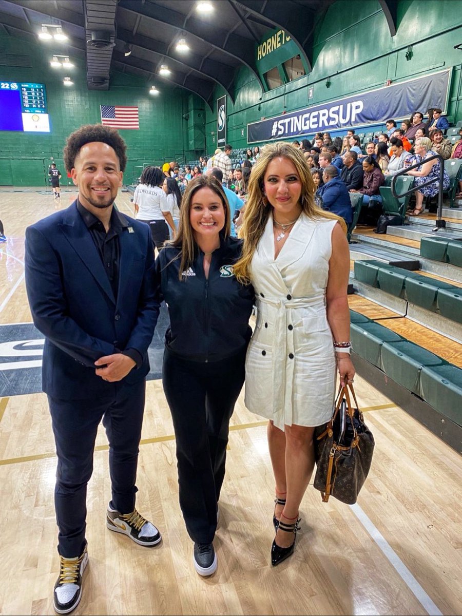 What an amazing night supporting the @CABlackcaucus annual basketball🏀 fundraiser at @sacstate last night! It was great to reconnect with President @DrLukeWood & my dear friend & colleague @MichelleFriz! Congrats to Team #NorCal! Good job Team #SoCal! #CALeg #CLBC #CLBSA