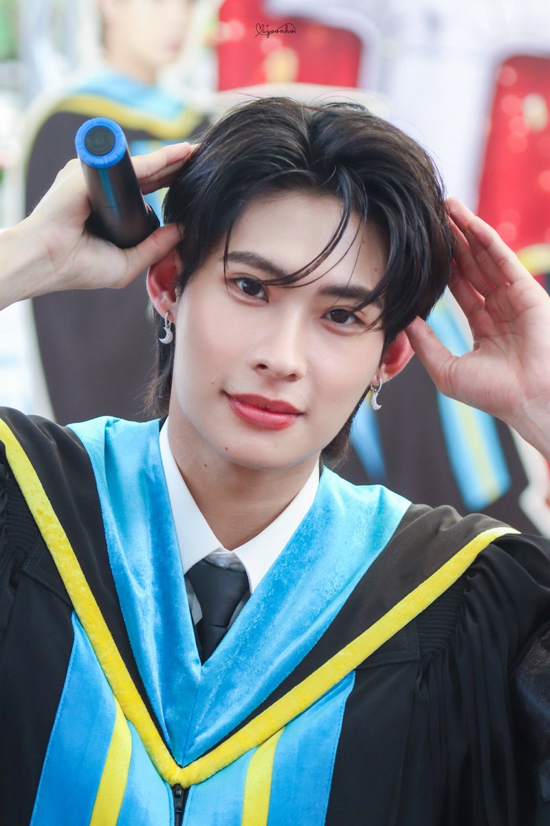 mayoonho's tweet photo. 23.03.2024
พิเจ้อบ๊อกแบ๊ก~
#TutorKrp :; #TuTorGraduationDay https://t.co/TPgYJJABYQ