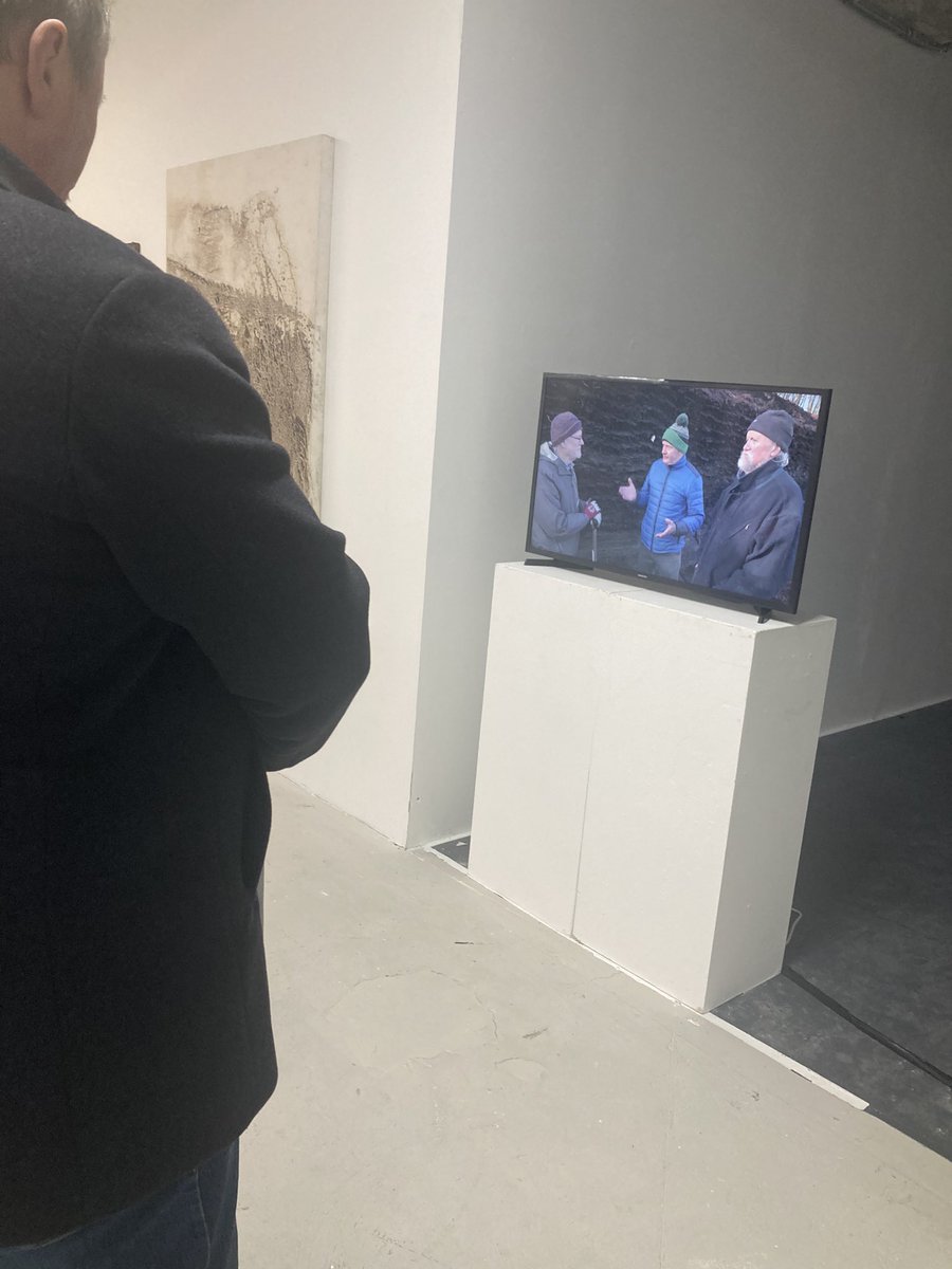 CreativChangeNI's tweet image. A busy #thinplace  Bob Speers @QSSArtStudios #eastbelfast #art