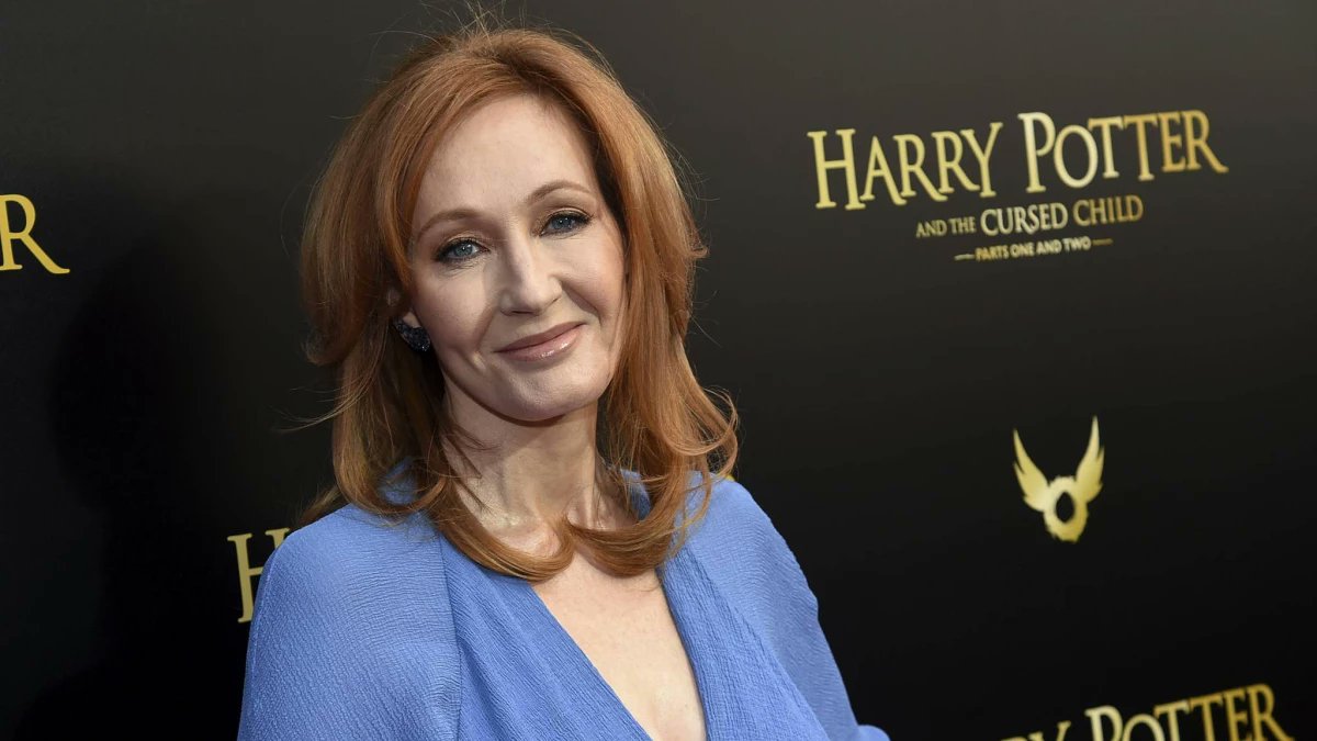 🚨| 🎬 #CONTUNDENTE JK ROWLING, AUTORA DE HARRY POTTER, DICE QUE PREFERÍA IR A LA CÁRCEL ANTES DE LLAMAR MUJER A UN HOMBRE QUE SE IDENTIFICA COMO TAL‼️

❤️ | 🔄 ¿Apoyas a esta valiente mujer que no se doblega ante la ideología de género del lobby LGBTQ? 💥💯🙋🏻