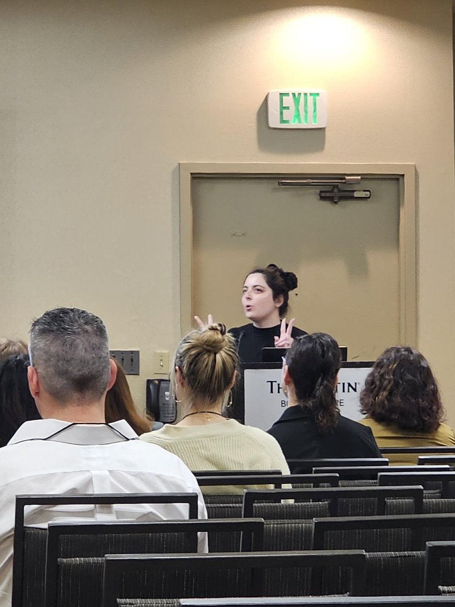 Laura_A_Pazos's tweet image. COVID got me pretty hard after #APLS2024, but I had an amazing time presenting and connecting with everyone at the conference! Enjoy these photos my lab mates snapped of me presenting 🤪