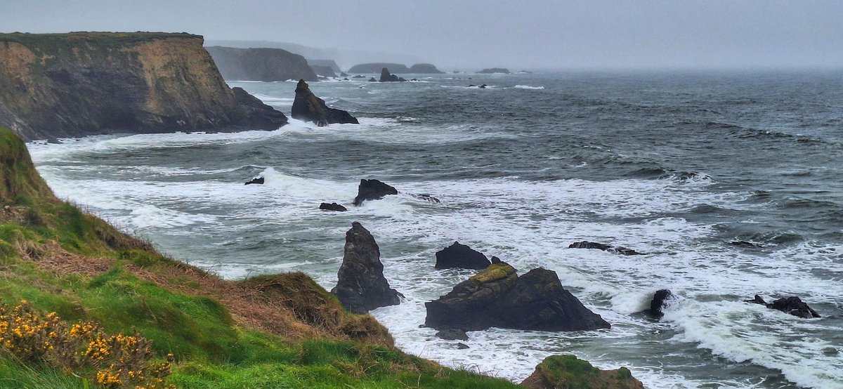 A wild and wet cycle on the Copper Coast, Co Waterford. Still beautiful,even in the rain! @AimsirTG4 @barrabest @deric_tv @DiscoverIreland @Failte_Ireland @GoToIreland @discoverirl @ancienteastIRL @VisitWaterford @WaterfordANDme @Waterfordcamino @WaterfordCounci @WaterfordPocket