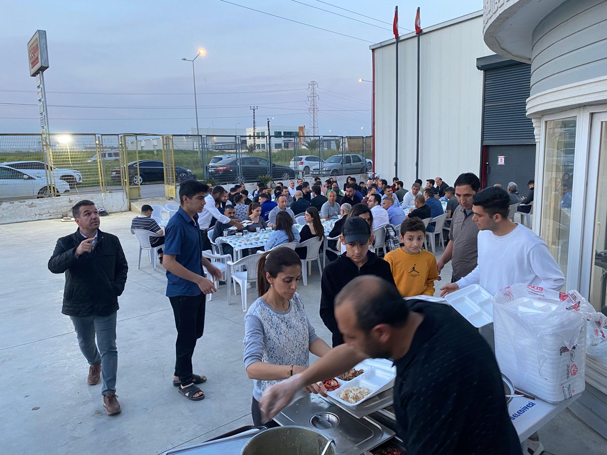 Dostlarımızla iftar yemeğinde bir araya geldik. Allah yokluklarını göstermesin,birlikteliğimizi daim etsin. #iftar