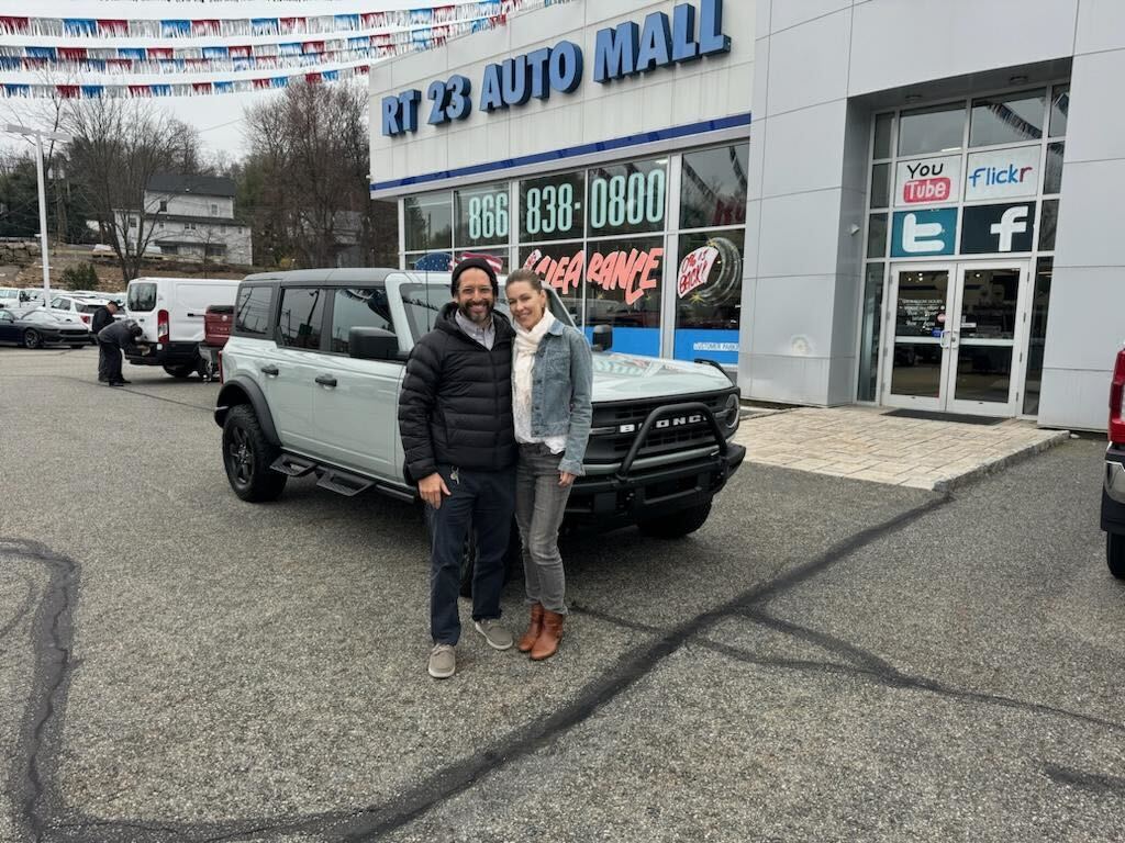 First class ride, first class service! Shoutout to Anthony Guerriero for securing this stunning New Bronco for Mr.Swart. 🚘 #RideInStyle #CarGoals