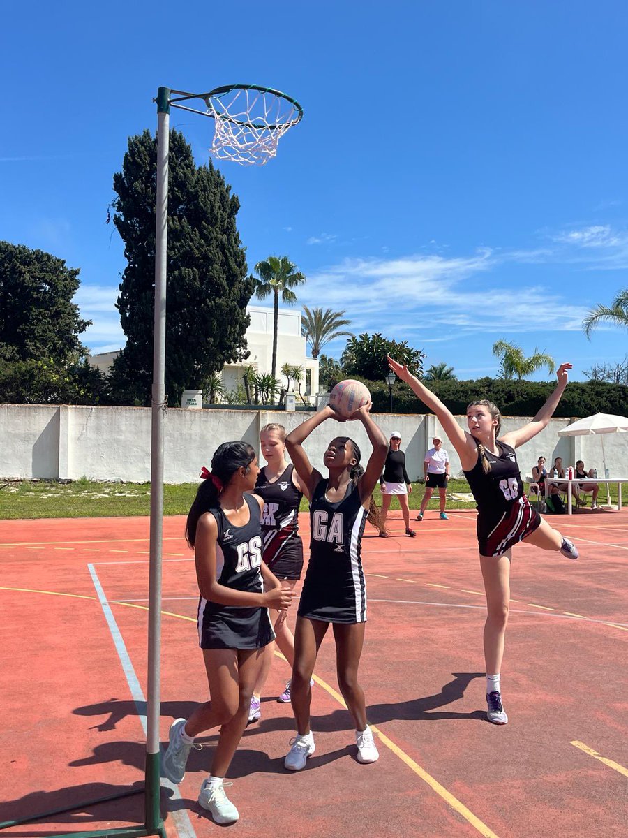 inspiresport's tweet photo. An absolutely fantastic tournament day at #inspirefest โ๏ธ
Amazing facilities provided by @profutcamps with wonderful grass pitches! โฝ๏ธ
Thanks to @LaudeInfo for their stunning outdoor netball facilities! ๐
#inspired #tournament https://t.co/GV7Cgnb0gH