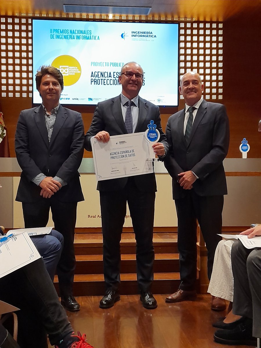 🏆 Premios Nacionales de Ingeniería Informática 

🔹 'Mejor proyecto público', para @aepd_es 

🤝  Jaime Ardá (Taisa) y <a href="/fablasco/">Alejandro Blasco</a> (<a href="/COIICV/">COIICV</a>) 

#IngenieríaInformática
#PremiosCCII