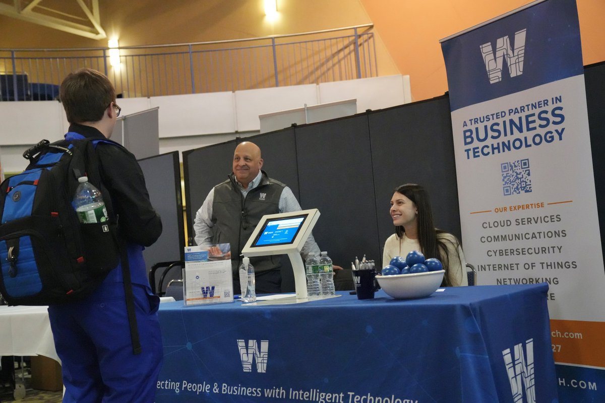 CCSU's tweet photo. Making connections that will shape the future!💙🔱

#CCSU #WeAreCentral #CentralCT175 #business #careerfair https://t.co/IK2iQWHOGg
