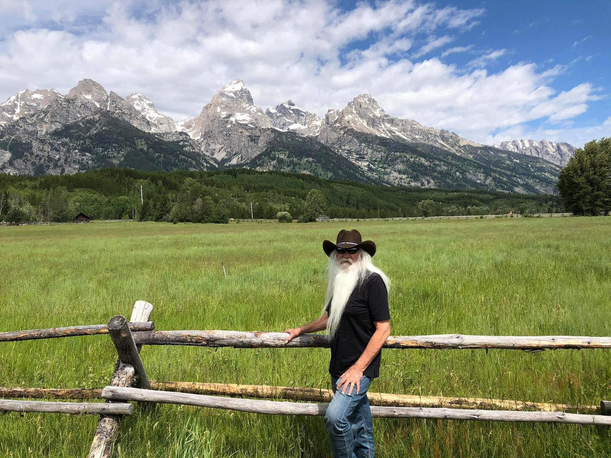 Throwback Thursday: Beautiful Country.@wlgolden at Grand Teton National Park in Jackson Hole, Wyoming. 📸: Jeffery Douglas