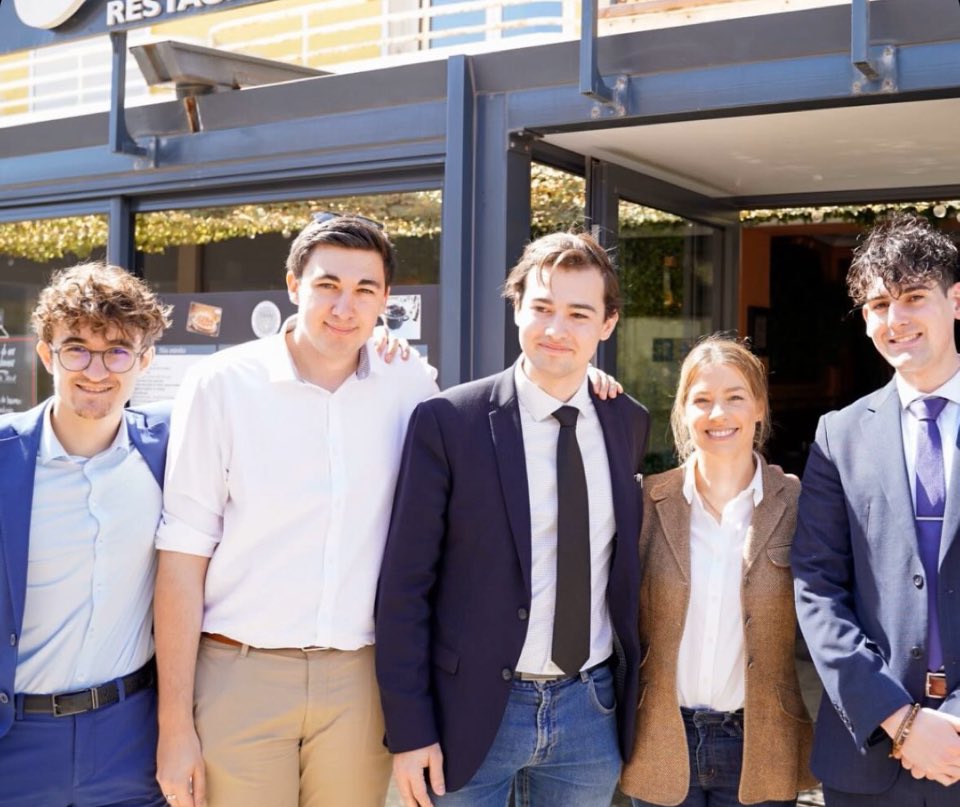 <a href="/CelineImart/">Céline Imart</a> à #valrasplage puis à #béziers pour découvrir notre territoire, et nos vignobles.
Quelle joie d’accompagner une politique pleine de panache et de convictions aux côtés de nos adhérents.

Merci pour ta venue Céline !

#avecbellamy #avecceline <a href="/lesrepublicains/">les Républicains</a>