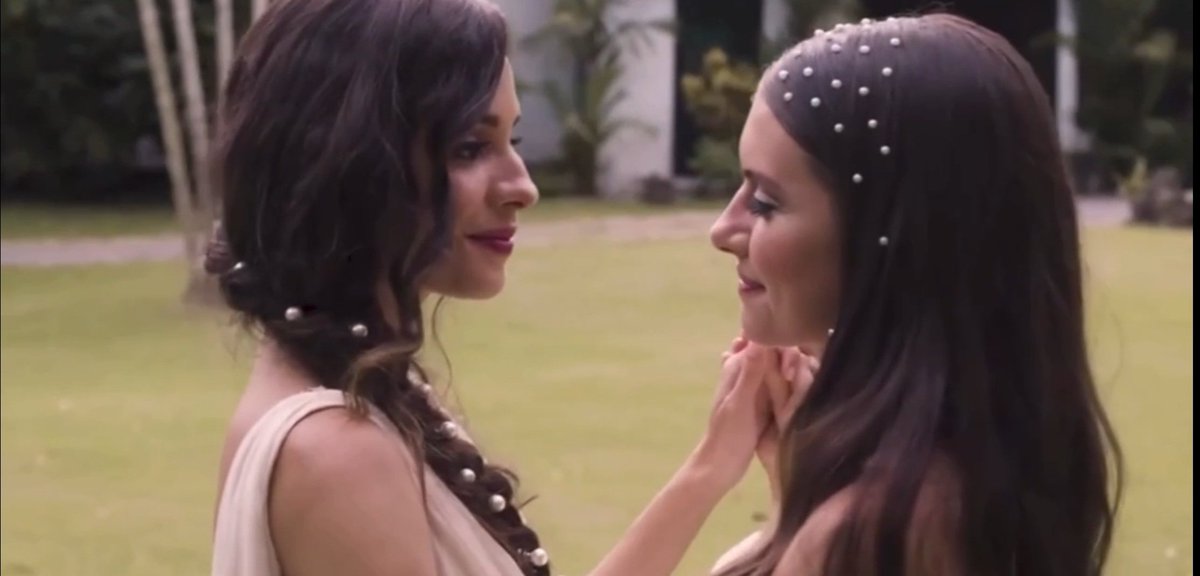 "Uma coisa que eu vou sempre me lembrar com a memoria da minha alma e a memoria do meu coração, é a generosidade do seu amor, Valentina". 
"Foi o meu coração que te escolheu Luiza, minha eterna sorte"