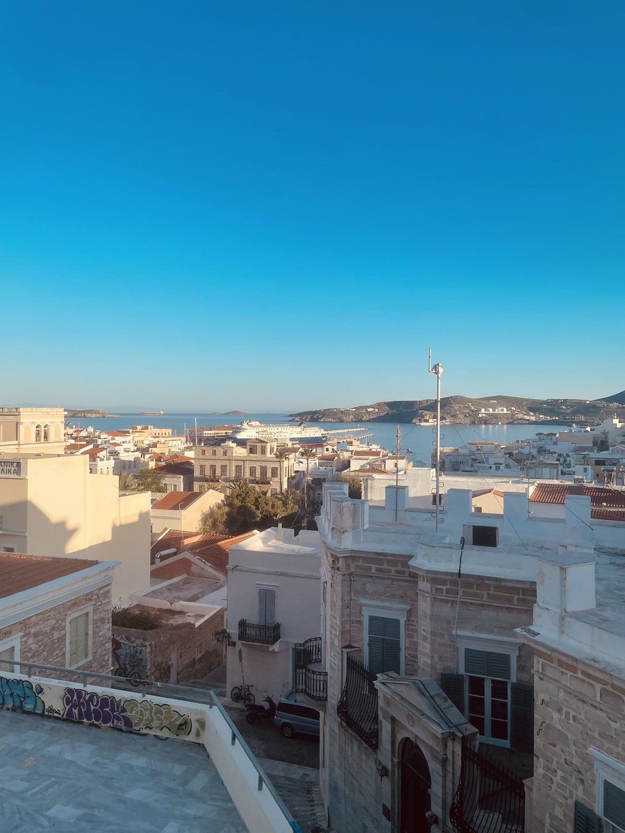 Who is so lucky to teach while looking  at this view? 🙏🏻