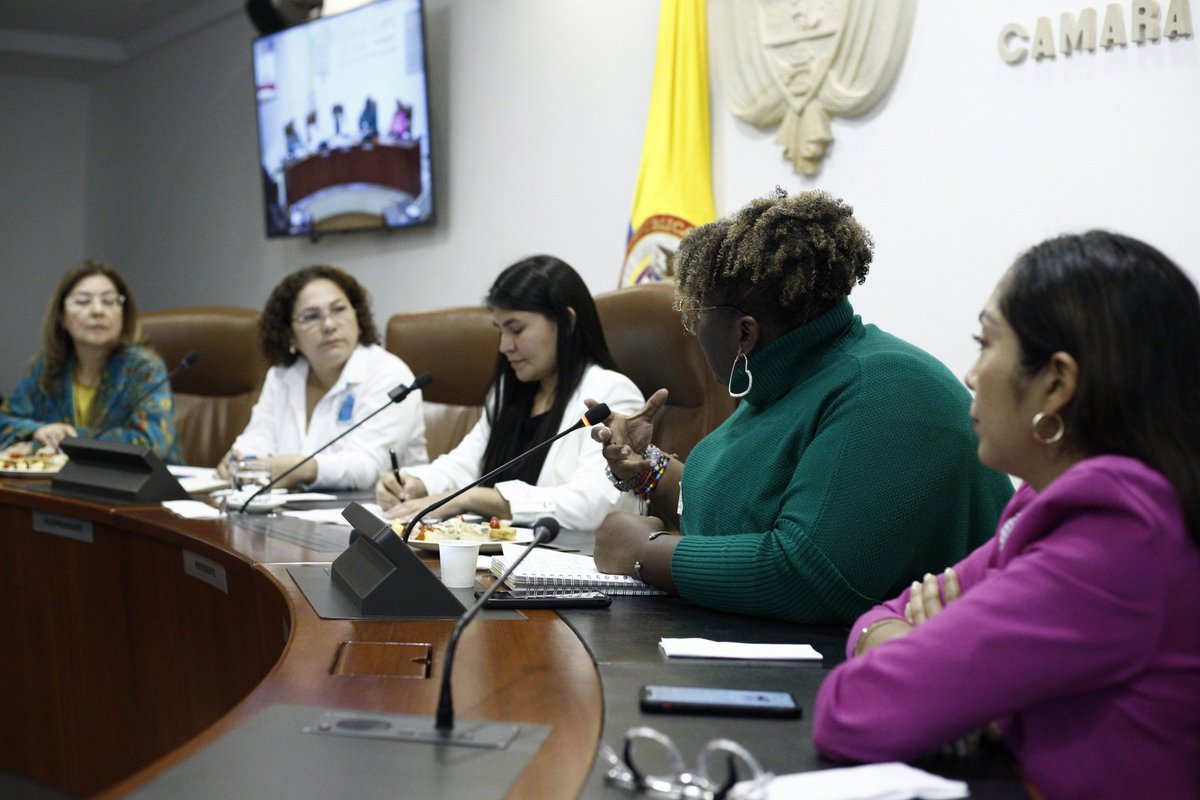KarenManriqueO's tweet photo. #TotalÉxito 🗣👩🏼‍🌾 | Con balance positivo finalizó el "Foro Mujer Rural y Campesina, acciones afirmativas para avanzar en el fortalecimiento de la mujer rural".

Se recibieron importantes insumos para el trámite legislativo y así fortalecer a las mujeres rurales y campesinas de los territorios.