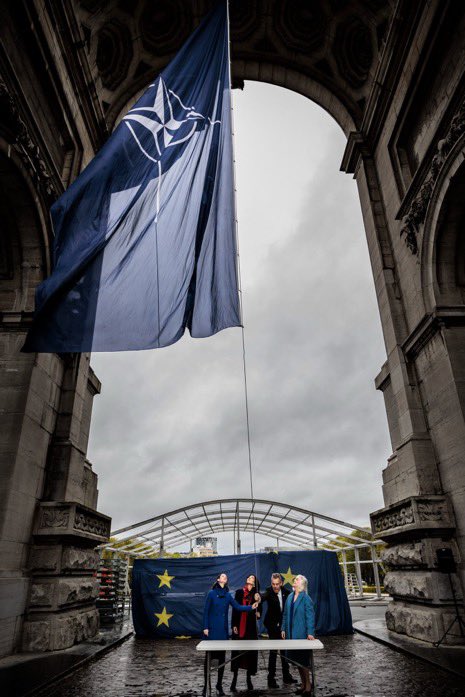 Happy Birthday @NATO, cornerstone of our collective defence & indispensable to our security. Today, we mark #1NATO75years & underline our longstanding bonds, close cooperation, & strong transatlantic Alliance. @BEinIreland 🇧🇪 is proudly @NATO CP Embassy in 🇮🇪. #WeAreNATO