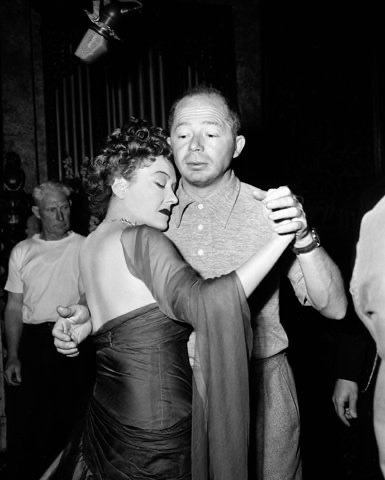 Billy Wilder & Gloria Swanson - 1950
En el set de #SunsetBoulevard