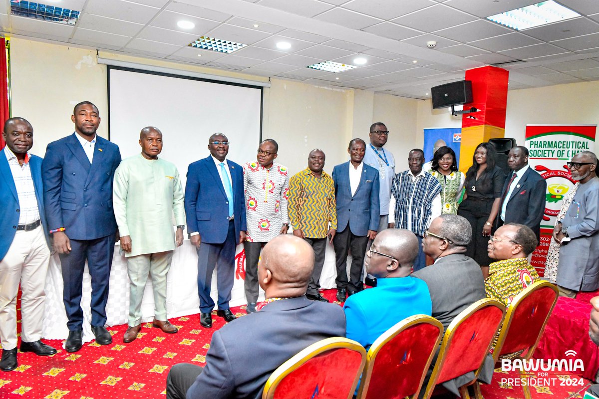 I continued my engagements with key stakeholders, by meeting with members of the Pharmaceutical Society of Ghana, in Accra this morning, to throw more light on my policies for the industry and the nation. The interaction, also gave me further insight into issues of concern to