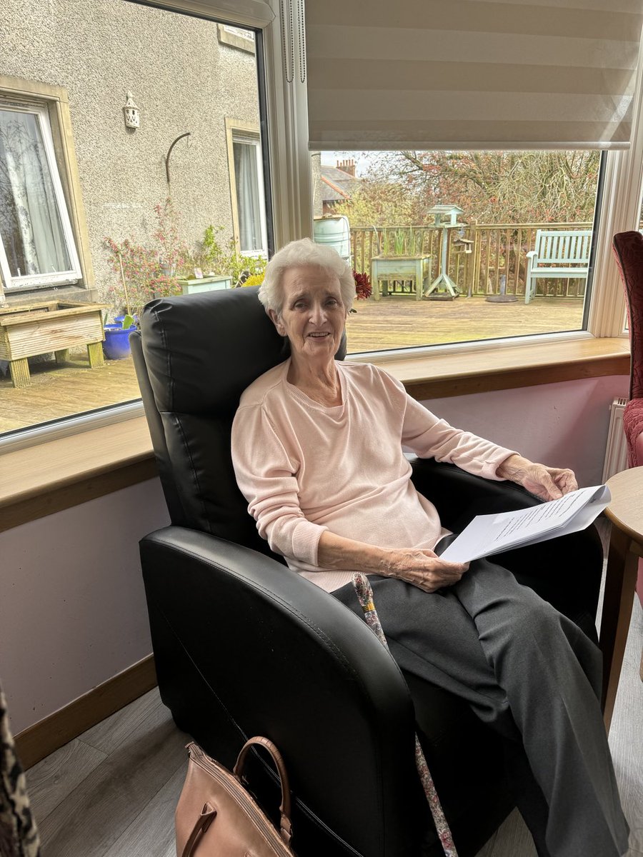 Residents enjoyed singing and dancing with Hannah today 🎤🎵