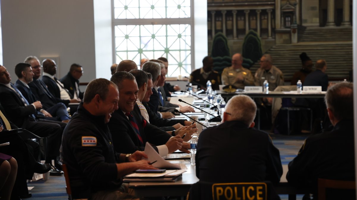 As with all major events in Chicago, training is vital as we prepare for the upcoming Democratic National Convention in August. Chief Duane DeVries and members of the #ChicagoPolice Department joined local, state and federal public safety partners at a tabletop exercise hosted by…