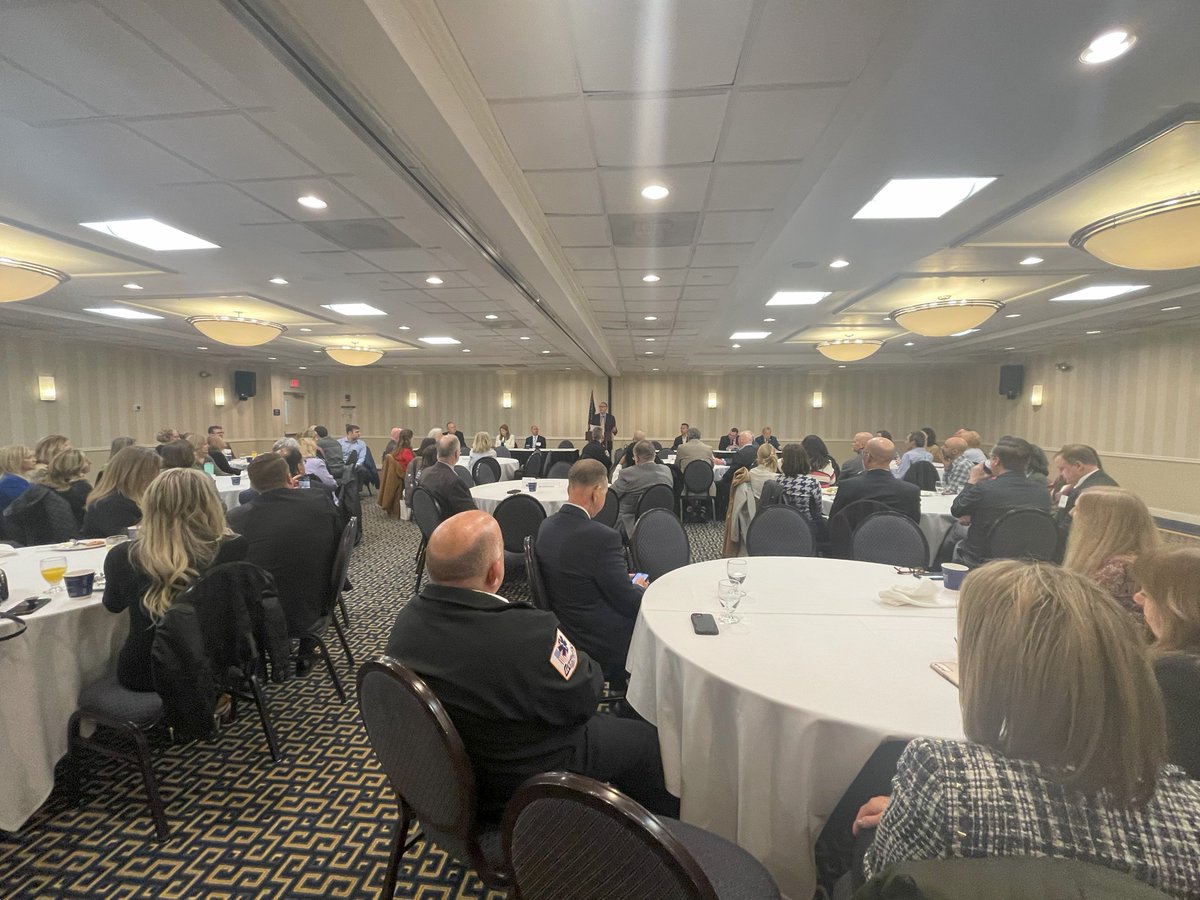 Last month, the Stoneham, Wakefield, and Reading/North Reading Chambers of Commerce joined together for their annual legislative breakfast. I was pleased to lead a panel discussion to hear from and answer questions from local, small business owners and advocates.