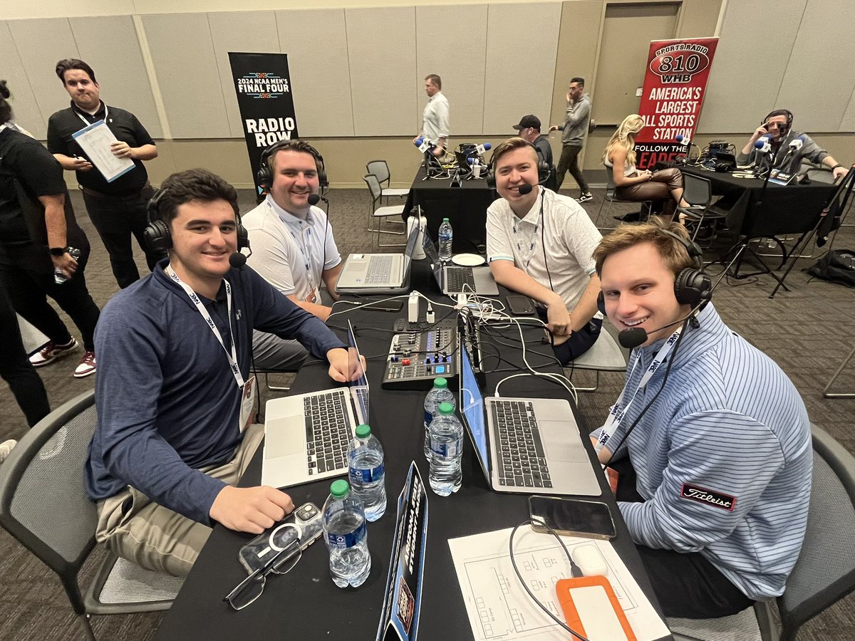 📻🏀 The Road Ends Here 🏀📻 @HeatCheck_Show is at Final Four Radio Row all day giving the scoop on this weekend’s games Give them a follow for updates