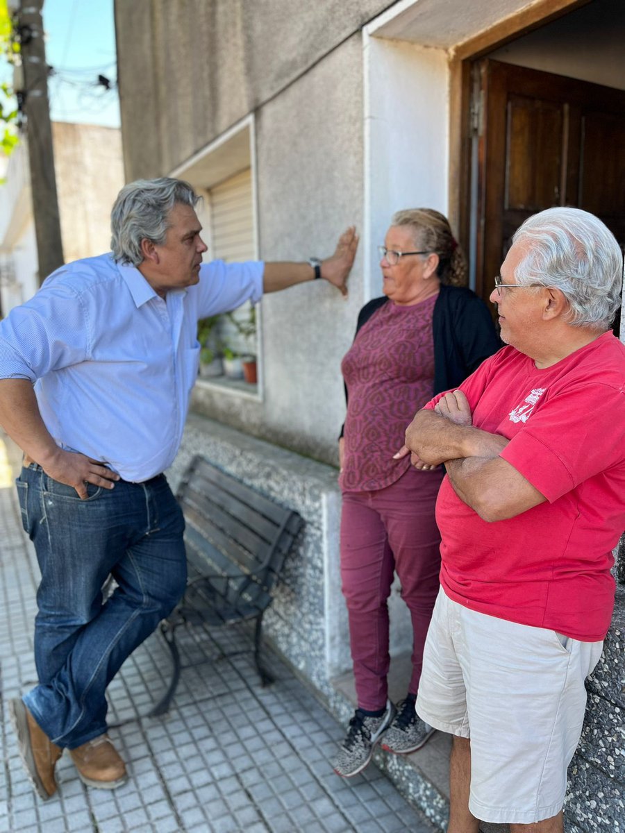 En Piraraja, dpto de Lavalleja. Junto a @lauraraffo y @andreaaviaga, conversando con los vecinos. #PartidoNacional #AlianzaNacional #Sumar #HayOrdenDeNoAflojar