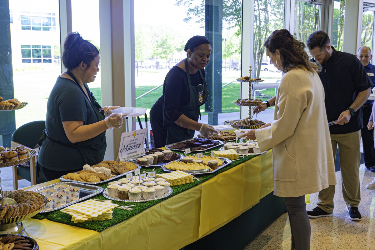 Thank you to the Mothers’ Club for the Masters Golf Tournament-themed lunch for our faculty and staff! SJ parents are the best! #amdg #wearesj