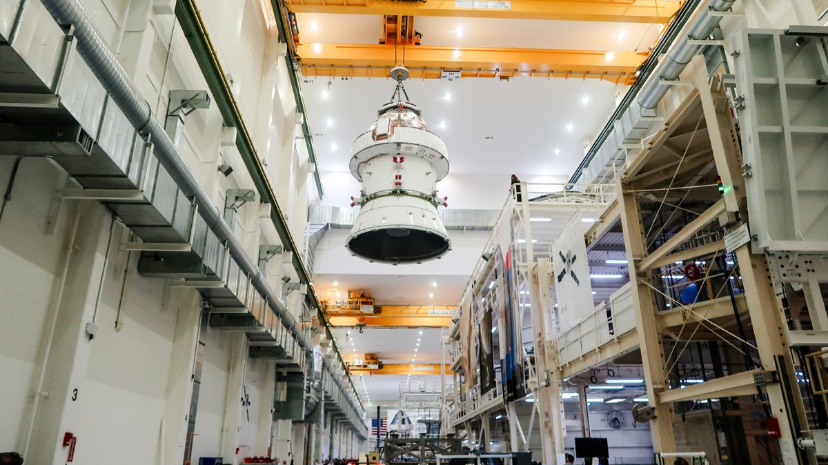 New Orion pics👀✨ At @NASAKennedy, teams moved the #Artemis II stack into a vacuum chamber, where it will undergo electromagnetic compatibility and interference testing to confirm Orion can safely fly through harsh electric fields.