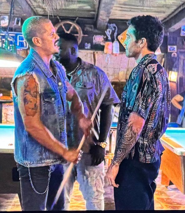 This seems familiar.  Art imitates life.    Roadhouse. https://t.co/tspl0KE2Yg<a href="/tag/mvsales"class="tags"><span>#mvsales</span></a>