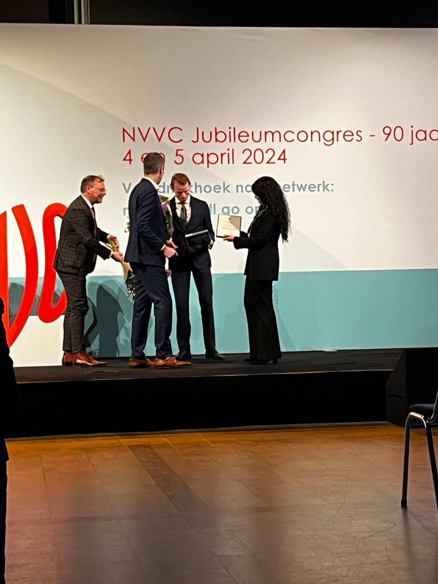 🏆Honored to announce that I've been awarded the Durrer Prize by @NVVC_  Nederlandse Vereniging voor Cardiologie ! 🎉 
A sincere thankyou to NVVC for this recognition. Special thanks to the interventional cardiologists @Zuyderland