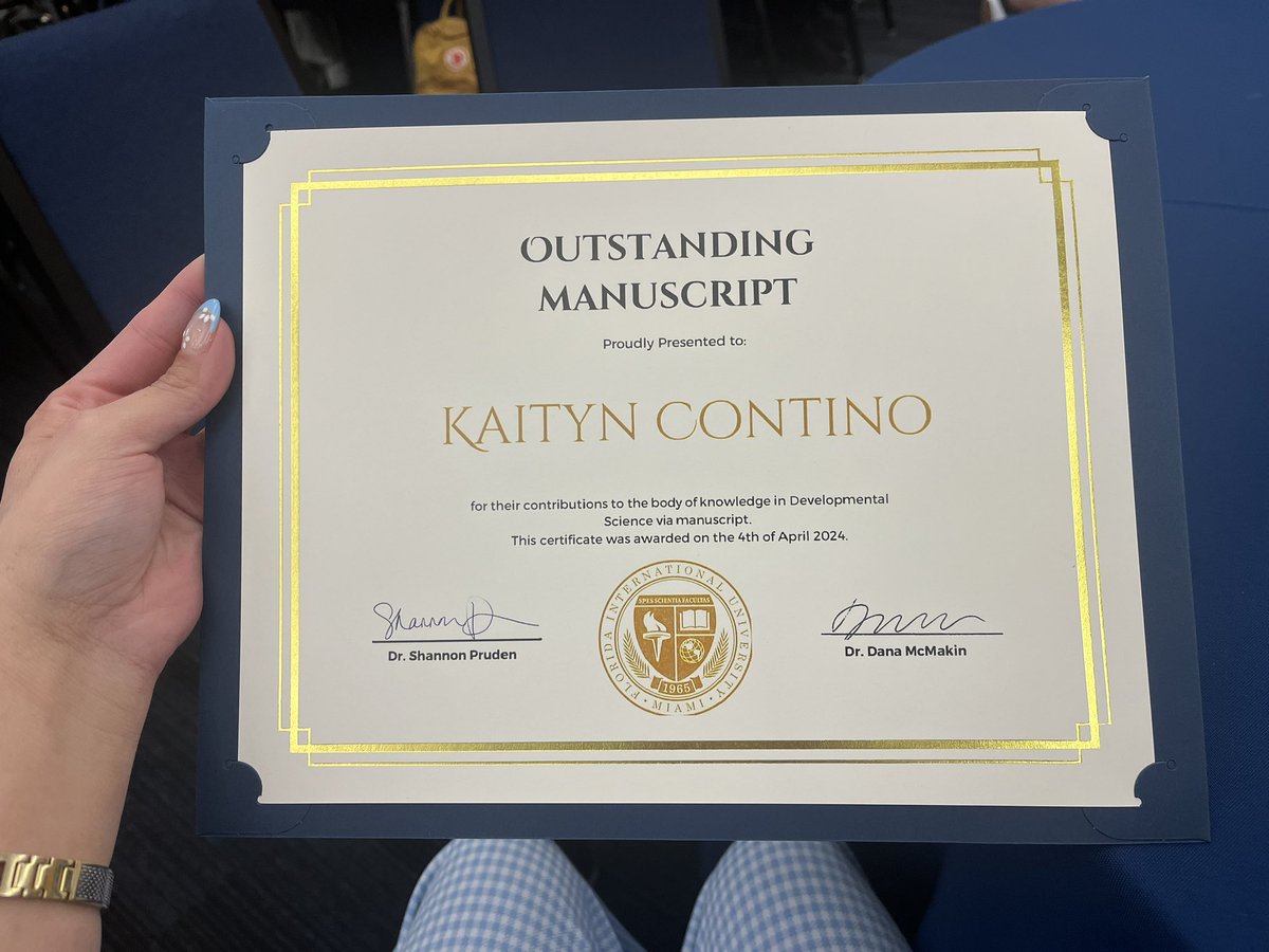 So excited to have received our psych department’s award for “Outstanding Manuscript” - in recognition of my thesis paper published this last year 🐾🫶!! @ElizaLNelson @fiupsych @handslabfiu @DevSciFIU