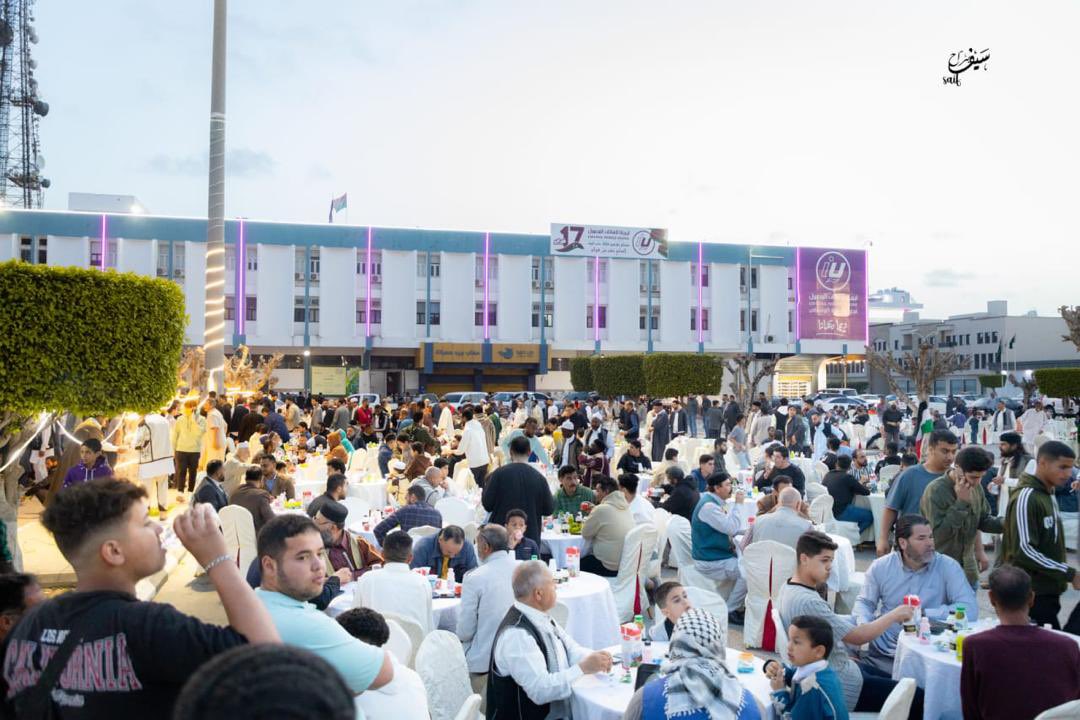 شاركت أبناء مدينتي مأدبة إفطار جماعي للم شمل مدينة مصراتة بتنظيم كوكبة من الشباب الخيرين، فالشكر والامتنان لكل القائمين على هذه المبادرة الطيبة في شهر رمضان الذي تتعاظم فيه معاني الوحدة والتسامح والمحبة.