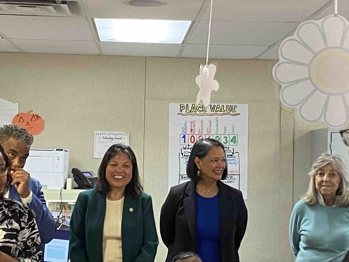 It was an honor to visit classrooms today at Laura Dearing Elementary School in Las Vegas. We met incredible teacher apprenticeship graduates and participants like Jeanette Sanjurjo and Jennie Meadows. @CCSD @unlvcoe #TeacherApprenticeships #HomeMeansNevada