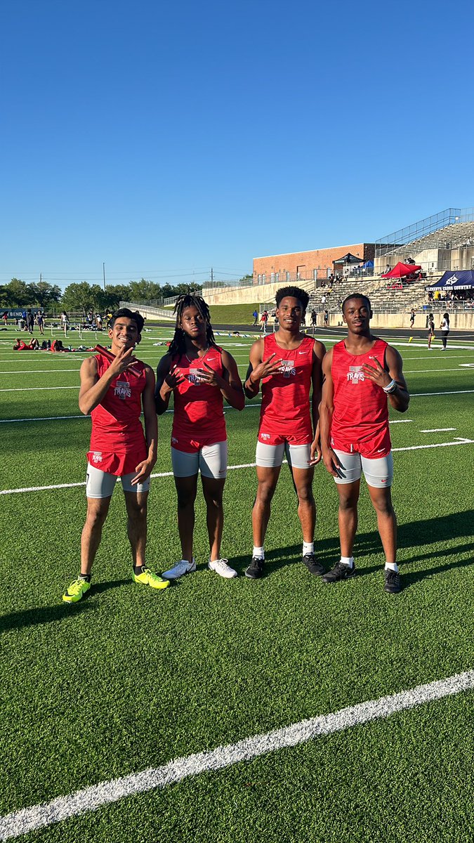 🚨Area Qualifiers🚨
Give it up for your Varsity boys 4x200 Relay who placed 4th at the District 20-6A Meet and will be advancing to Area next week!