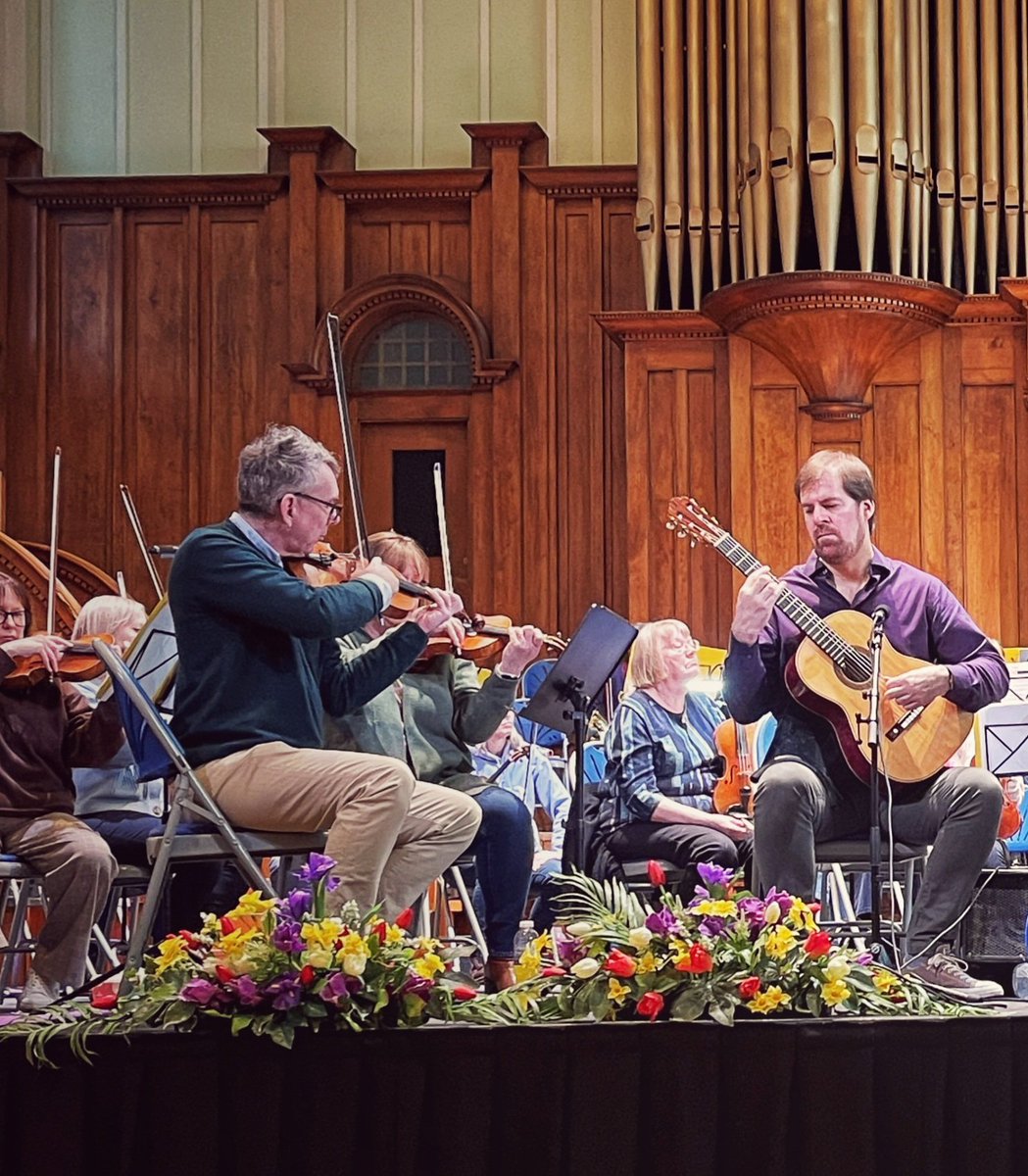 Rehearsing on the day of the concert a couple of weeks back, playing Rodrigo's Concierto de Aranjuez, with the ASO. It's always a delight to play this concerto. We guitarists are blessed to have it in the repertoire.