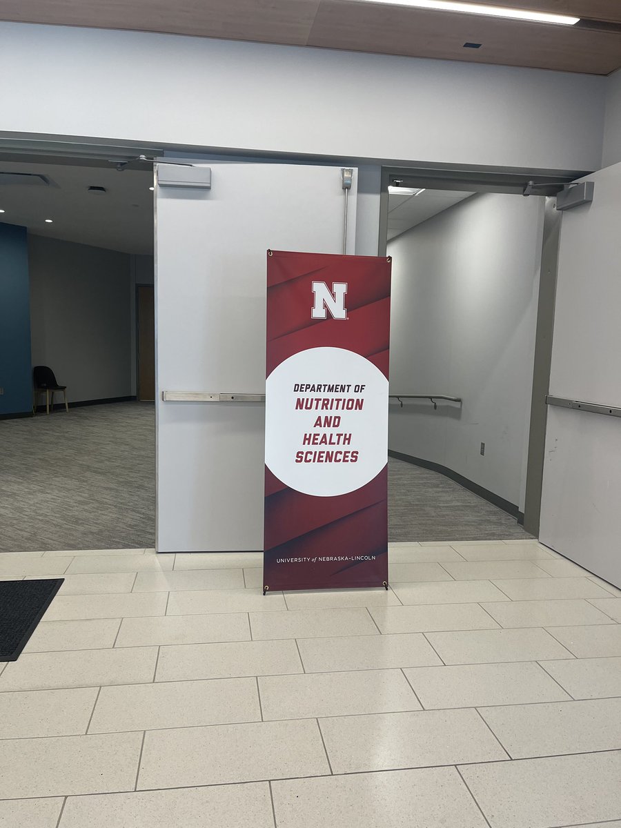 NHS was pleased to host Rachel Jones, Senior Vice President & Chief Product Innovation Science Officer with GNC, as part of the Carlos Wear Lecture Series. Rachel shared her insights from the field of sports nutrition. For more about Rachel visit: linkedin.com/in/rachel-jone…