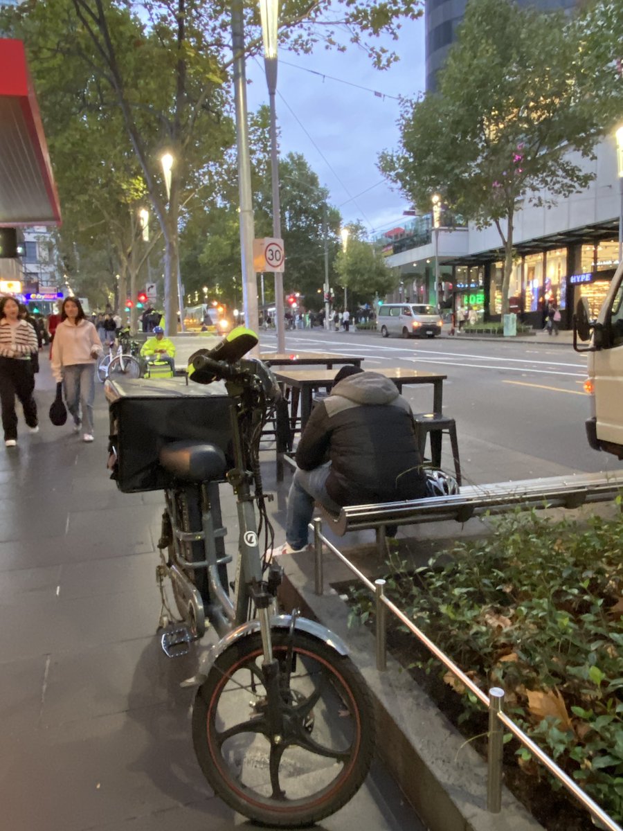 After a workshop discussing our research projects the Night Shift team at @networkedcities and other researchers went on a night walk in the Melbourne cbd #nightshift #cities #gigeconomy