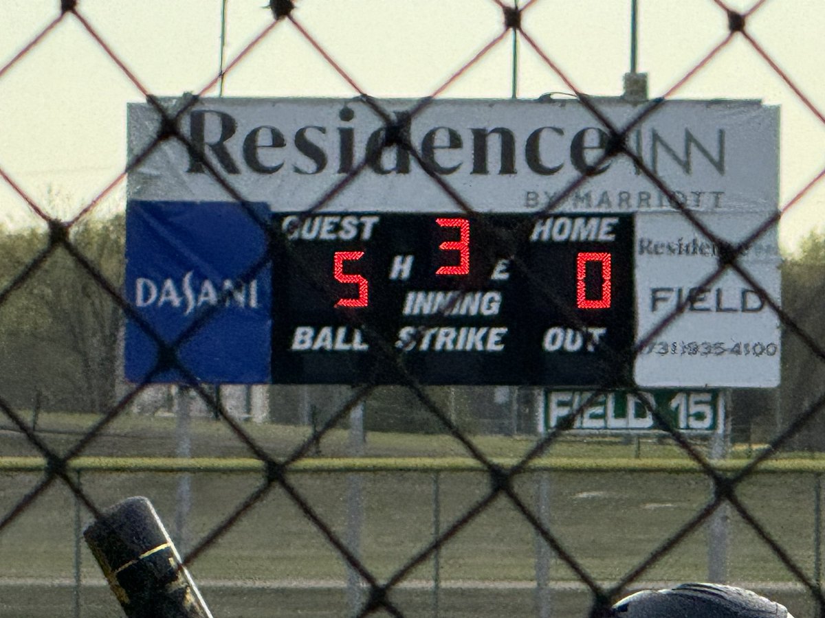 JmcssA's tweet photo. The Young Cougars go into the bottom of the 3rd 🆙 #PlayingWell @jcmmscougars @Money_MakinBull @suptking https://t.co/E474vO1z3l