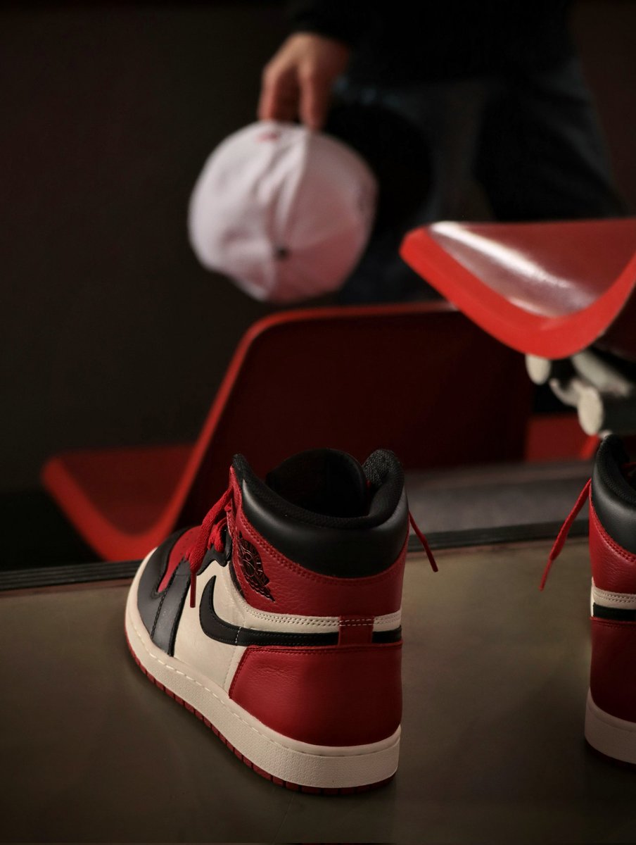 Marstorius1993's tweet photo. #NIKE
#JORDAN1
#aj1
#airjordan1
#ナイキ
#ジョーダン
#ジョーダン1
#kotd
#photography https://t.co/Wo9xNZMM87