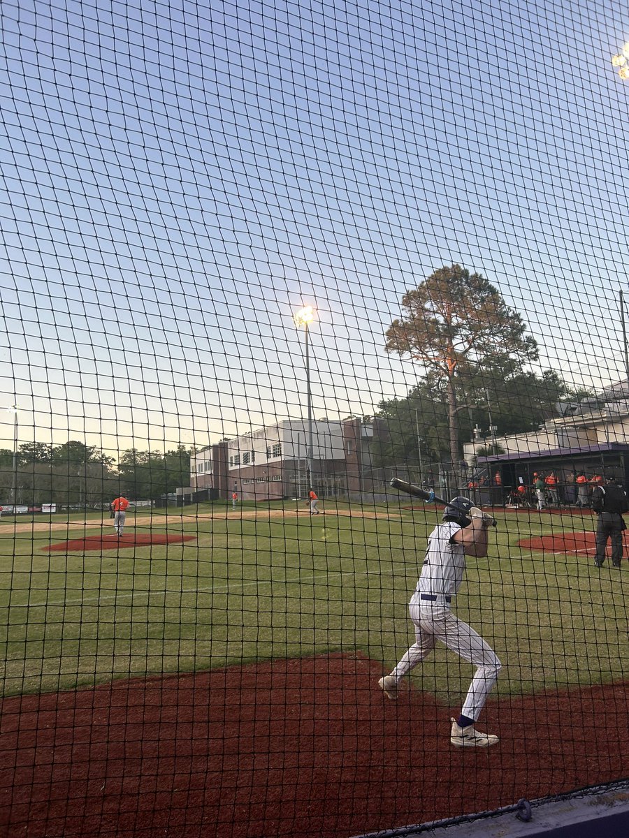 catiisto's tweet photo. Eastside grabbed two runs in the top of the second. 

#13 Curtis Williams and #27 Seven Douglas scored on a wild pitch and passed ball respectively. https://t.co/egJCmlfTcw