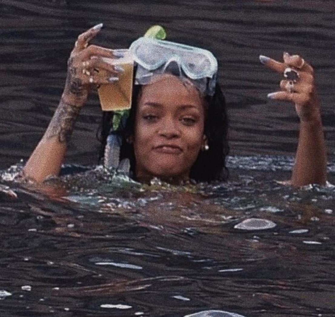 Me protecting my peace, not pregnant & having fun all summer: 😌🥳🥂🌴☀️