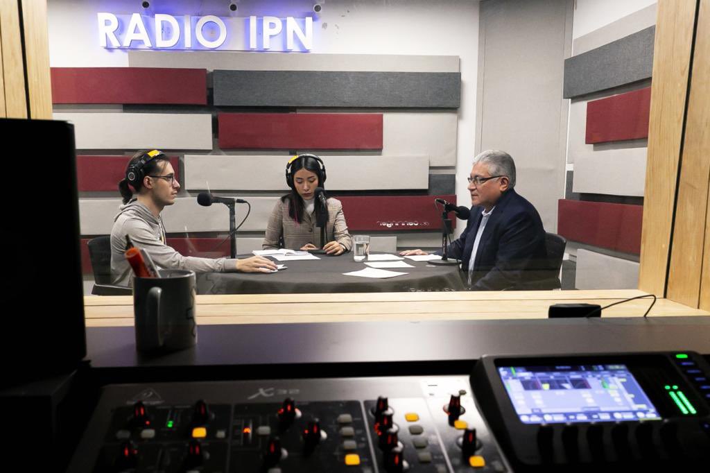 #UnoSomosTodos #TodosSomosUno El líder nacional del #SNTE, Mtro. Alfonso Cepeda Salas, participó en el programa Palabra de Maestro que prepara @RadioIPNOficial. Habló de los logros y desafíos del Sindicato, para seguir contribuyendo al desarrollo y la mejora educativa en México