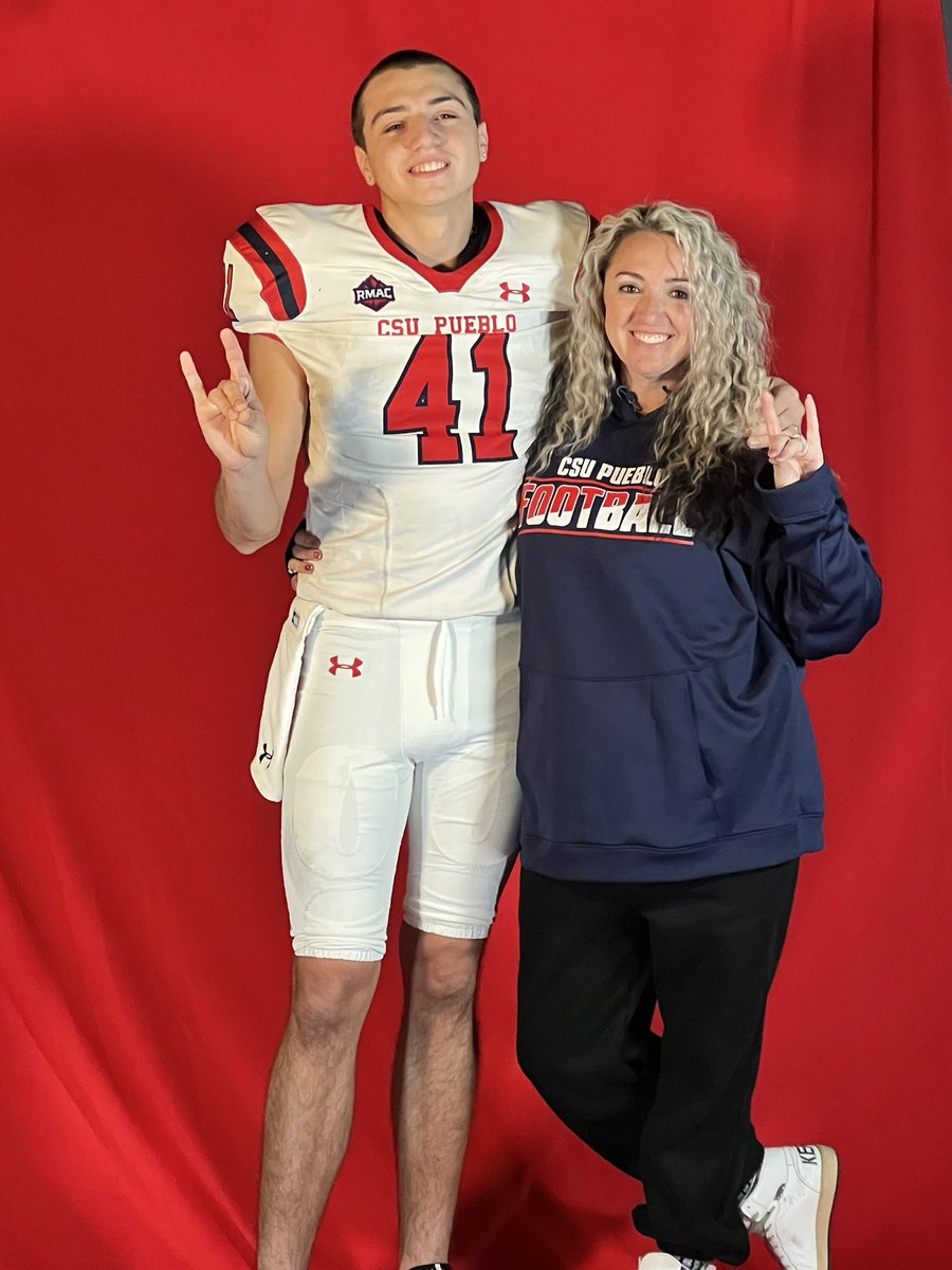 Before the end of the day i wanna give a big shout out to my #1 fan, biggest supporter, and best mom. Happy Birthday!