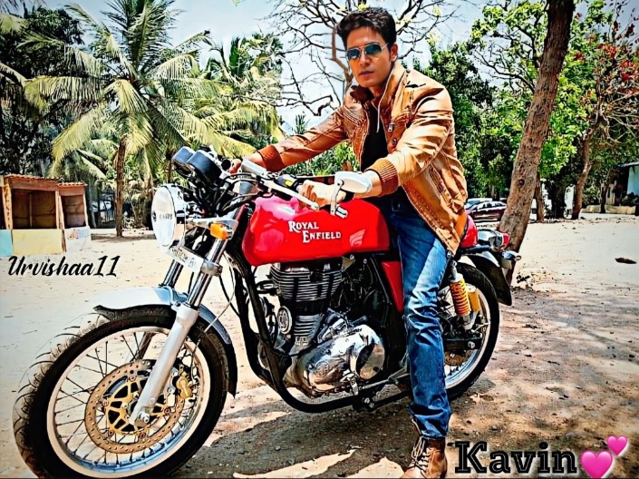 Urvishaa11's tweet photo. 10 Years Completed as " ๐๐๐ฏ๐ข๐ง "๐ค๐
Nothing has changed a bit,
He is reverse Ageing for sure๐ญโ๐ป
CONGRATULATIONS GAURAV SIR๐ซ
#GauravKhanna #Kavin #SpreadGKLove
#10yearsofGKasKavin
@iamgauravkhanna https://t.co/qVpqDxUENd