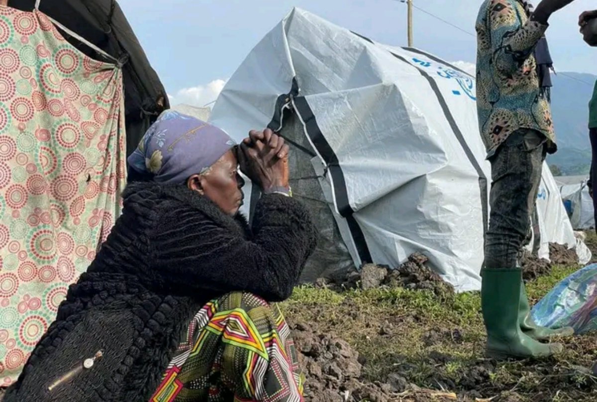 KivuMorningPost's tweet photo. #Goma : une explosion de bombe dont la provenance n'est pas encore connue fait plusieurs blessés au camp des déplacés de #Shabindu aux environs de 20 h ce Jeudi 4 avril 2024. https://t.co/9xekvBgEXC