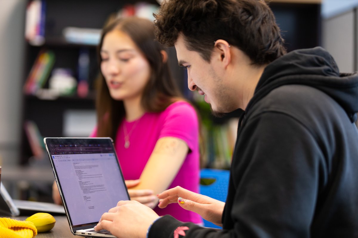 Remember: #UBuffalo offers FREE software for students, faculty, and staff. Explore tools to aid your learning, collaborate and ensure online safety. 💾💻 buffalo.edu/ubit/service-g…