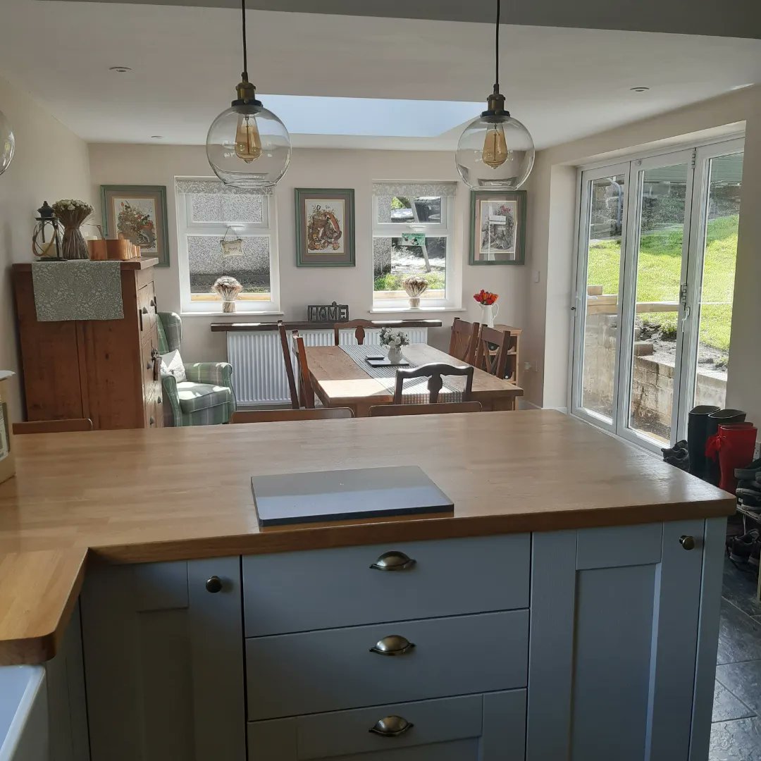 mouse_workshop's tweet image. Showing the progress of the kitchen and utility room renovation. A small extension was built where there was a lean-to and the wall removed. The original kitchen is now where the utility room is (yes, it was THAT small). Still a little work to do but almost there! #renovation