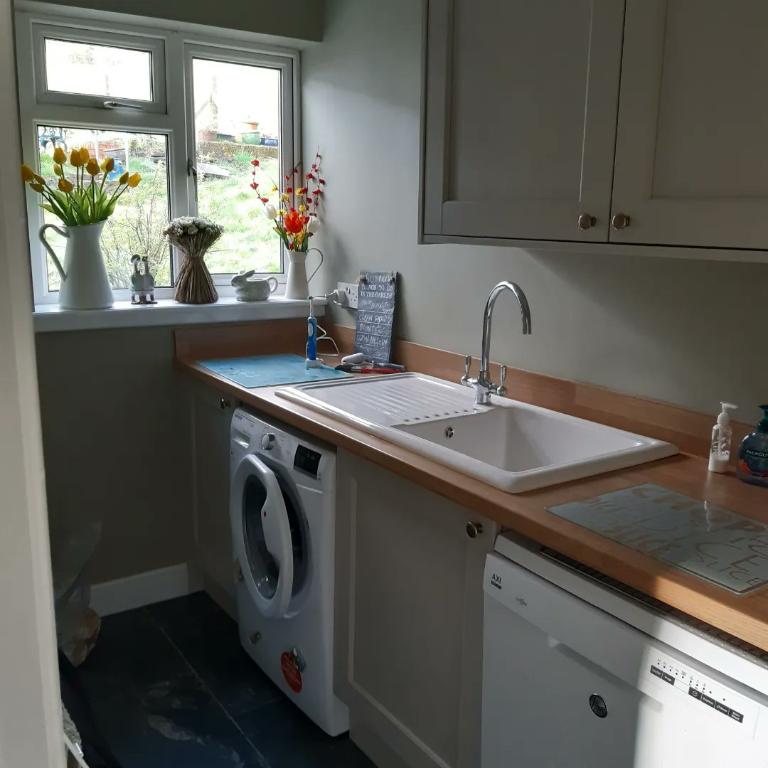 mouse_workshop's tweet image. Showing the progress of the kitchen and utility room renovation. A small extension was built where there was a lean-to and the wall removed. The original kitchen is now where the utility room is (yes, it was THAT small). Still a little work to do but almost there! #renovation