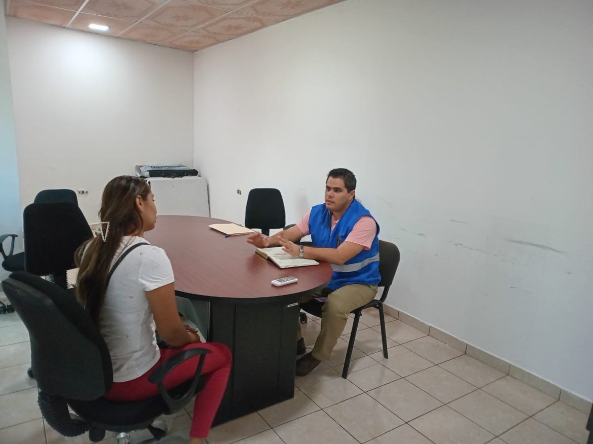 PDDHElSalvador's tweet photo. Cumpliendo con el Mandato Constitucional impulsado por #ProcuradoraDDHH @RaqueldeGuevara, Personal del Departamento de Atención a Personas Desplazadas y Personas Migrantes junto a  #PDDHLaPaz brindó asistencia psicológica a familiares de personas en contextos de movilidad humana. https://t.co/qvGdxnB0ME